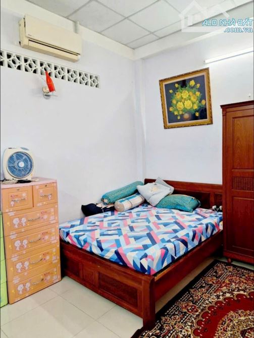 NGANG 5 TỶ CÓ NHÀ MỚI 2 TẦNG KHU PHÂN LÔ ĐƯỜNG TÂN KỲ TÂN QUÝ - 64M2 - XE HƠI VÔ NHÀ - 3