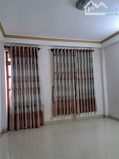 Bán nhà trệt 2lầu mặt tiền chợ kp2 Long Bình Tân 4t8 - 6