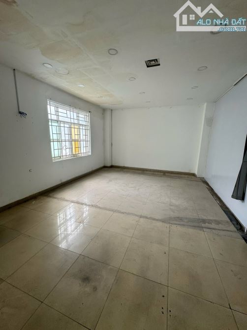 🏢 Cho thuê nhà 2 mặt tiền Cộng Hoà 8x28m, hầm, trệt, 4 lầu và sân thượng. Có thang máy - 6