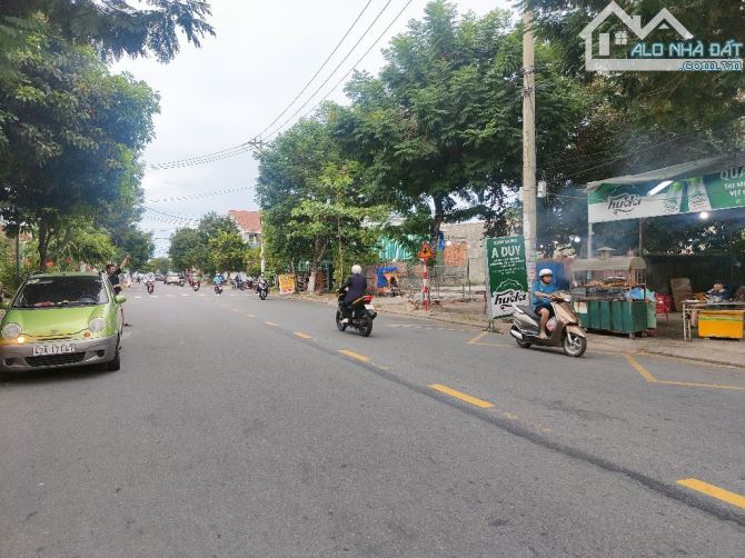 LÔ ĐẤT MẶT TIỀN NGUYỄN CHÁNH- SÁT BIỂN NGUYỄN TẤT THÀNH-DIỆN TÍCH KHỦNG 360M2- NGANG 10M.