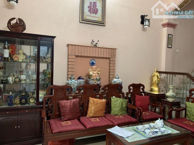 Bán gấp nhà NGUYỄN VĂN HUYÊN, CẦU GIẤY, 70m, 5T, MT 4.5m, Gara, Kinh Doanh, Giá 18.5 tỷ.