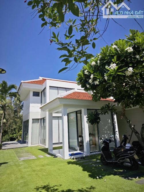 Chuyển nhượng biệt thự biệt biển 3 phòng ngủ khu Ocean Villa, DT 610m2