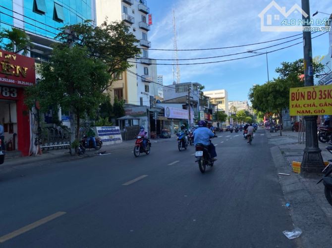 Bán nhà MT đường Phạm Viết Chánh, P. Nguyễn Cư Trinh, Q 1, đang cho BIDV thuê 192 tr/th