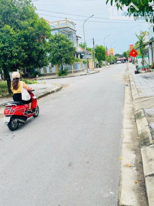 Bán đất 144m2 mặt tiền đường Tống Phước Trị, Khu dân cư Ép Lạc, phường Tứ Hạ, Hương Trà - 1