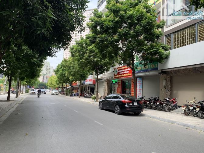 Bán gấp nhà NGUYỄN VĂN HUYÊN, CẦU GIẤY, 70m, 5T, MT 4.5m, Gara, Kinh Doanh, Giá 18.5 tỷ. - 1