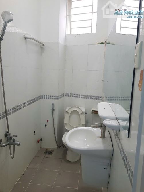 Nhà 3 tầng (3pn, 3wc, NH 5x13m), hẻm 6m: 27/6D đường 3/2, Q10 - 2