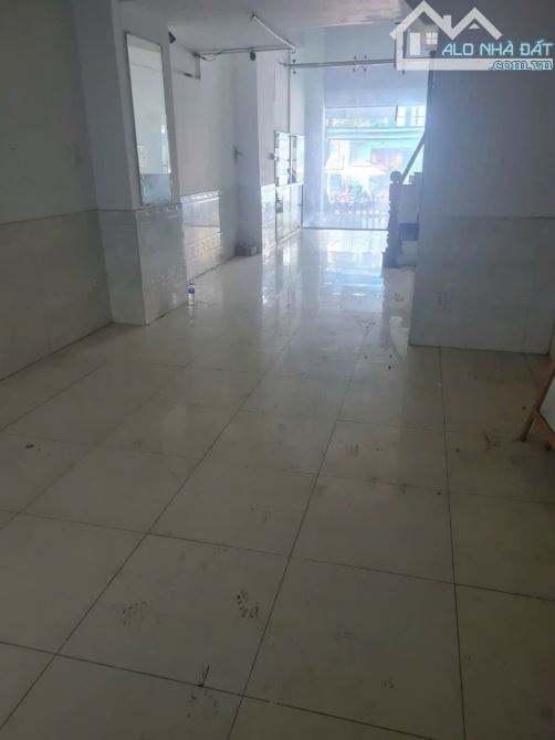 Cho thuê spa, nha khoa 480m2 MT Thành Thái, Q10. Kc: hầm 5 tầng. Gía 50tr - 2