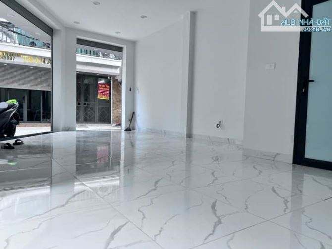 Dương Lâm, Văn Quán 38m², 5 tầng, MT 12m, 9.5 tỷ - 2