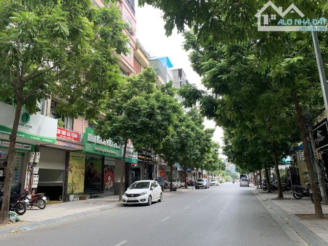 Bán gấp nhà NGUYỄN VĂN HUYÊN, CẦU GIẤY, 70m, 5T, MT 4.5m, Gara, Kinh Doanh, Giá 18.5 tỷ. - 3