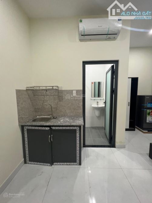 Hiếm- Bán tòa nhà 4 tầng góc 2 đường nhựa 12m ngay Lê Văn Việt 207m2 thu nhập 150tr/th - 3
