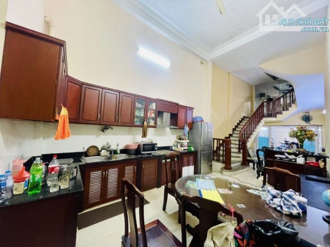 Bán nhà ngõ Trần Hưng Đạo Hoàn Kiếm Dt 70m2 5 tầng mt 4m8 Giá 27,5 tỷ lh Huyền 7X - 3