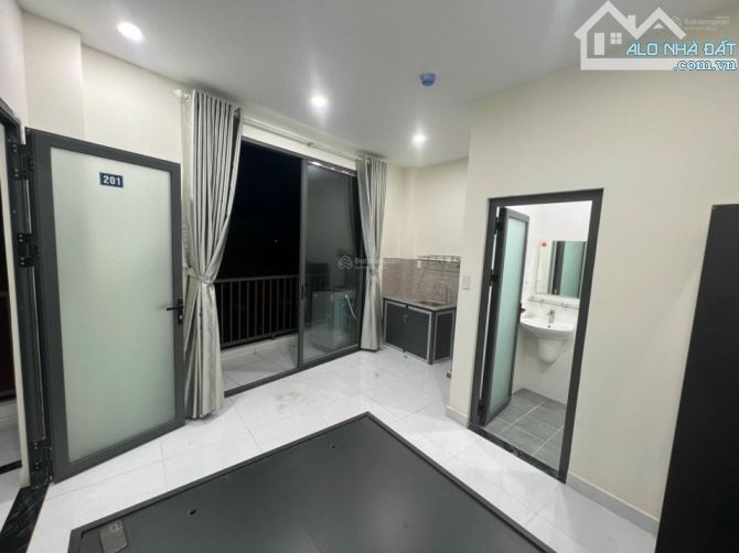Hiếm- Bán tòa nhà 4 tầng góc 2 đường nhựa 12m ngay Lê Văn Việt 207m2 thu nhập 150tr/th - 4