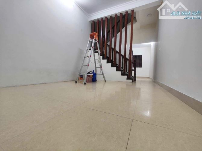 Cho thuê nhà Phố Kim Mã, Ba Đình, nhà đẹp, ngõ rộng 62m2, 3T, 3 ngủ, 13 triệu - 4