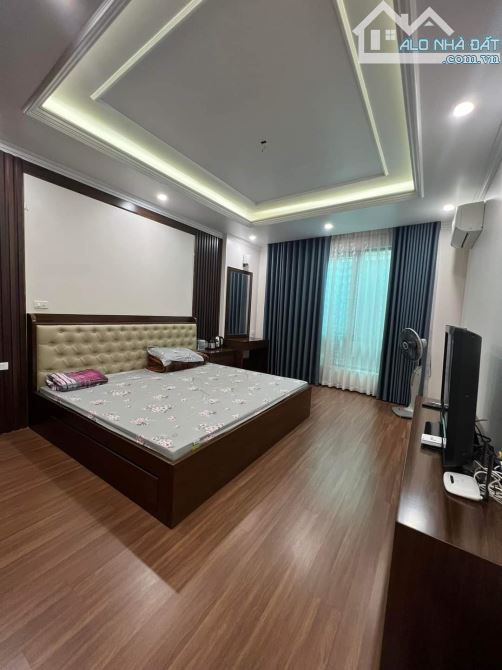 TOÀ NHÀ PENTHOUSE & CHDV - VỊ TRÍ ĐỈNH CAO, KINH DOANH ĐẮC LỢI - CHỈ 35 TỶ - 4