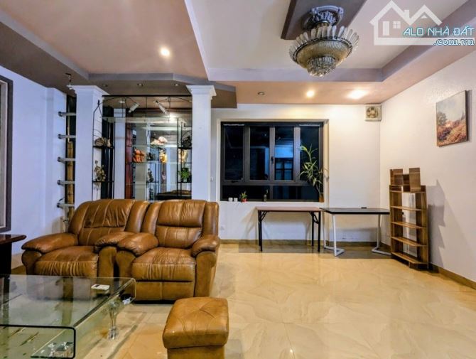 Bán nhà ngõ Trần Hưng Đạo Hoàn Kiếm Dt 70m2 5 tầng mt 4m8 Giá 27,5 tỷ lh Huyền 7X - 4