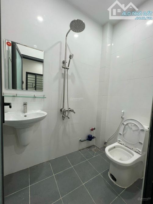 Hiếm- Bán tòa nhà 4 tầng góc 2 đường nhựa 12m ngay Lê Văn Việt 207m2 thu nhập 150tr/th - 5