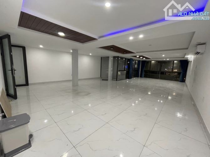 Cho thuê nhà 4 tầng làm showroom văn phòng nhà mới đẹp