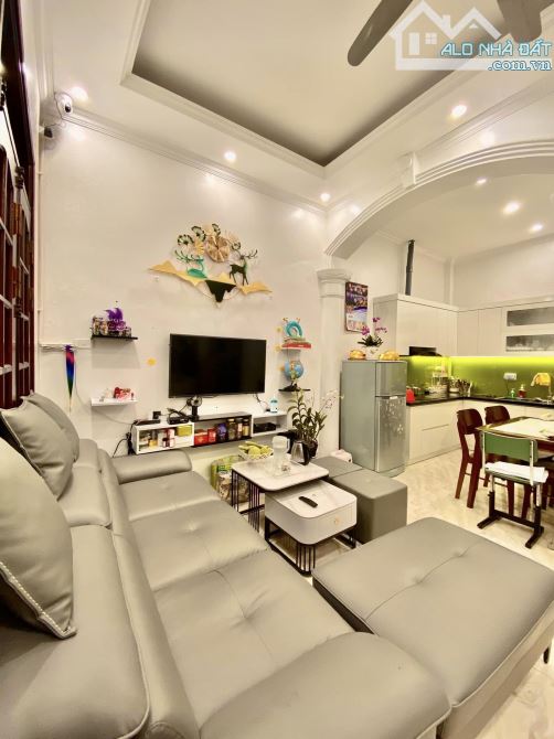 Bán nhà tập thể Kim Liên: 75m 2 tỷ 6, 2 ngủ, 2 thoáng, view đẹp, ở sướng, có sổ, tặng nội