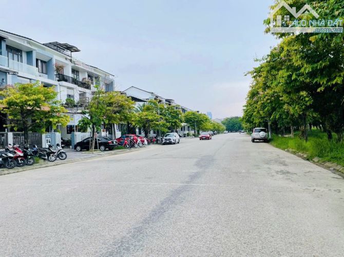 Bán căn biệt thự 3.5 tầng An Cựu city 126 m2