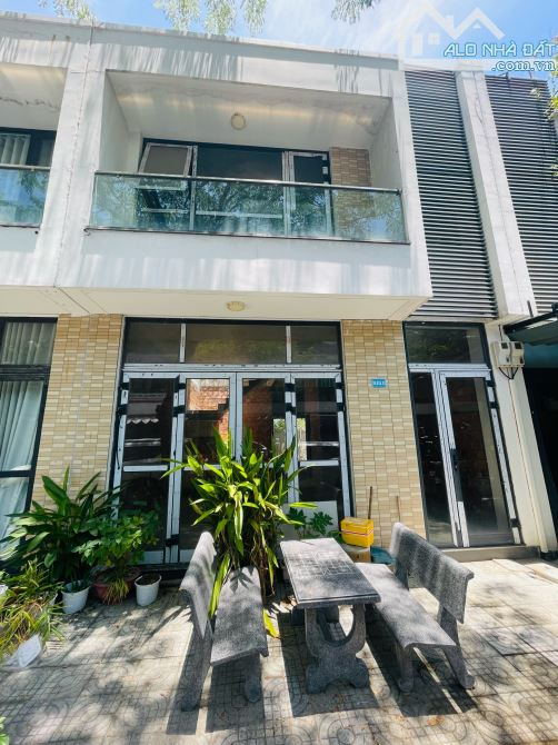 Bán nhà shophouse 2 tầng FPT City Đà Nẵng