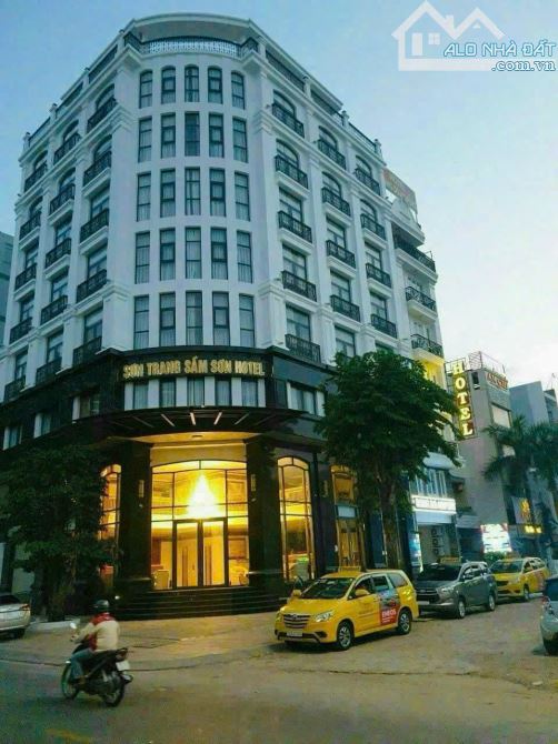 Cần bán BUILDING  2 mặt tiền Bạch Đằng - Hồng Hà , Phường 2 , Tân Bình . Gía bán 200 tỷ