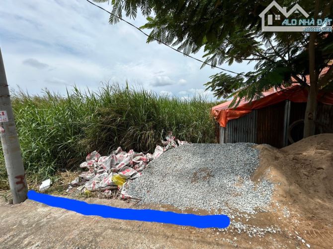 Bán đất Lê Minh Xuân, xã NTT,Tp. Tân An: 5 x 25, giá 670 triệu.