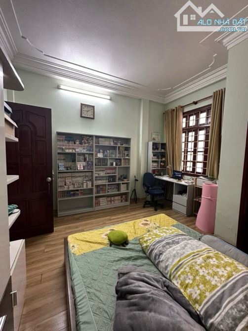 Bán nhà ở Thượng Thanh Long biên nhà 3 tầng dân xây, diện tích 70m, thoáng mát