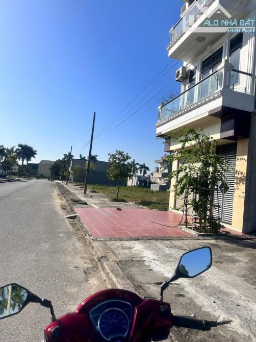 mặt bằng 80 thị trấn tân phong 2025 giá đầu tư