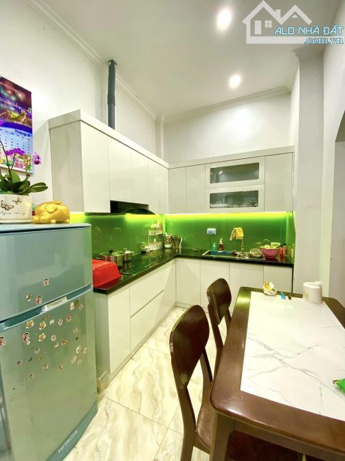 Bán nhà tập thể Kim Liên: 75m 2 tỷ 6, 2 ngủ, 2 thoáng, view đẹp, ở sướng, có sổ, tặng nội - 1