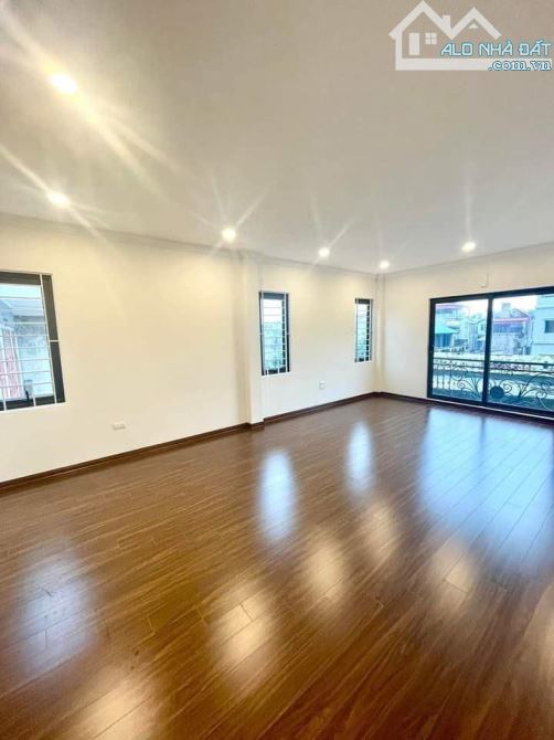 Bán nhà Ô Cách, Long Biên 30m2, 6 tầng, 4.5 tỷ, view trường học, ô tô đỗ cửa, 0816.664.*** - 1