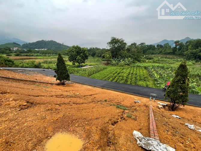 Nhỉnh 1,5 tỷ có ngay lô đất mặt đường ô tô tránh- dt 70m, mt 5m sổ đỏ trao tay sẵn sàng gd - 1