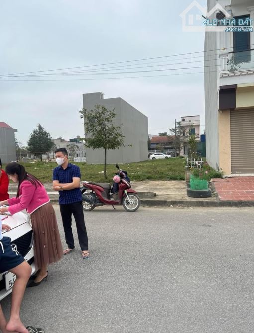 mặt bằng 80 thị trấn tân phong 2025 giá đầu tư - 1