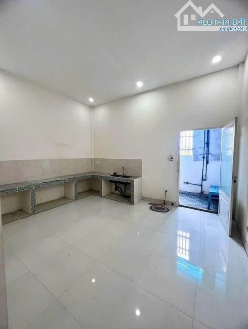 Vợ chồng tôi kẹt tiền bán gấp căn nhà cấp 4 80m2 giá 1tỷ5 đường Nguyễn Văn Bứa Hóc Môn - 3