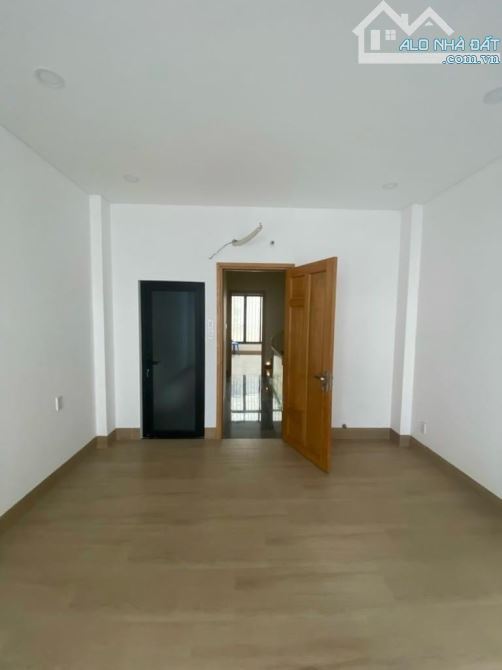 Bán nhà Đường số 11 BHH Bình Tân DT 60m, 4x 15. 4 tầng. Giá 6,15 tỷ Bớt lộc  Vị trí đẹp, h - 3
