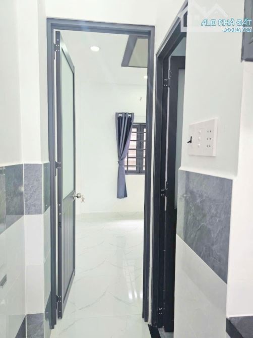 Bán nhà giá rẻ gần ngã tư ga, phường Thạnh Lộc, Quận 12 có 2 Pn, 2 WC - 5