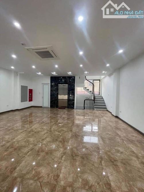 Bán tòa building phố Vũ Ngọc Phan, 115m2 7 tầng thang máy, giá bán 41 tỷ