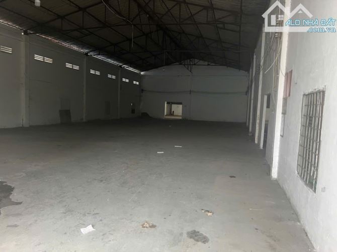 Cho thuê kho xưởng Tỉnh Lộ 10, Bình Tân tdt:1.600m2,X:1.100m2,vp:110m2