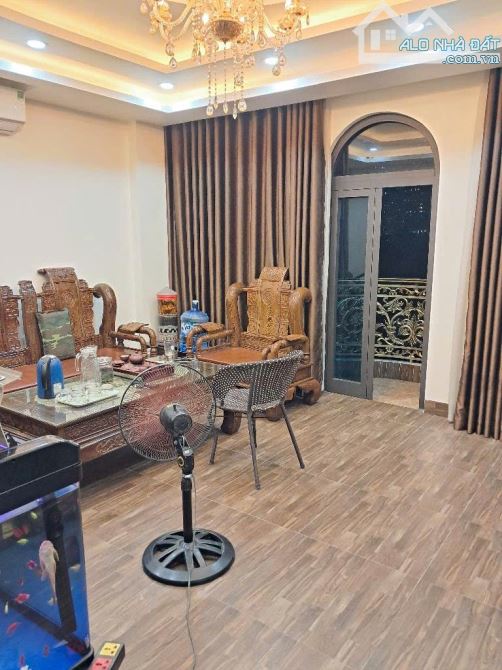 HOÀNG CẦU 60M2  MT5  GIÁ 14.8 TỶ ,   OTO, PHÂN LÔ, THANG MÁY - 1