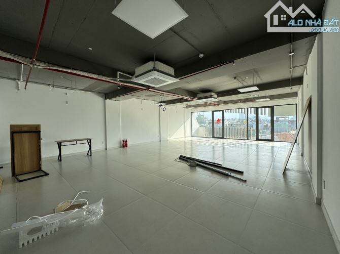 Còn trống 1 tầng duy nhất, 100 m2 – 18 tr/tháng, ngay trung tâm. LH: OFFICE DANANG - 1