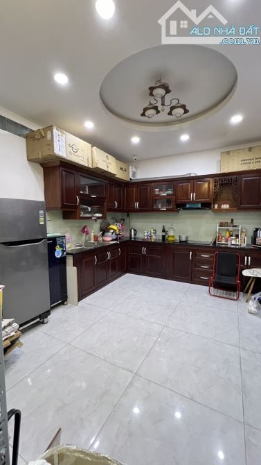 Kẹt tiền cần bán nhà MT Trần Mai Ninh, dt 5x27m, nhà 3 lầu giá chỉ 18 tỷ hơn TL - 1
