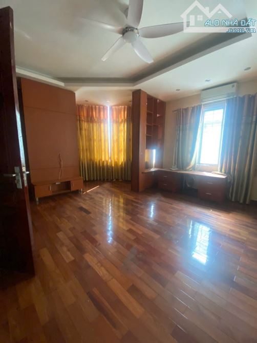 Cho thuê nhà 80m2*5 tầng Thang Máy ở Trần Duy Hưng, Cầu Giấu - 1