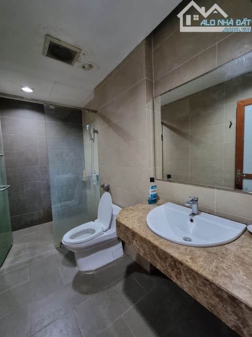 Bán gấp nhà NGUYỄN VĂN HUYÊN, CẦU GIẤY, 90m, 4 T, MT 5.6m, Gara, Kinh Doanh, Giá 25 tỷ. - 1