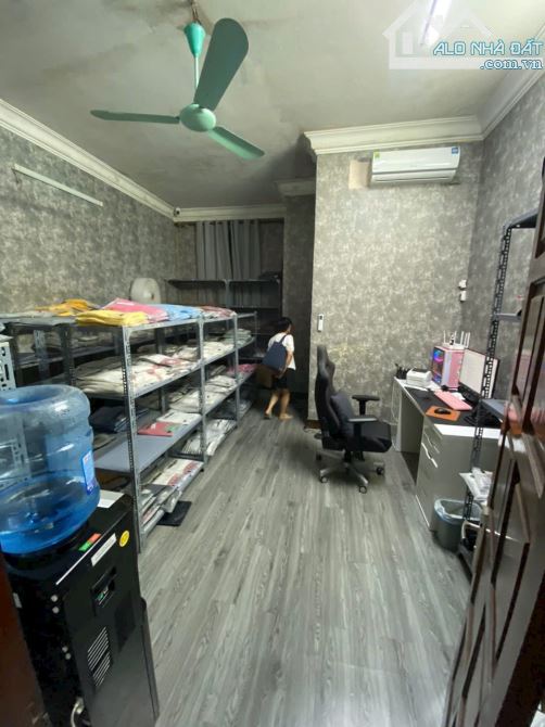 Cho thuê nhà MP Đông Các 60m2 2 tầng riêng biệt làm thời trang,salon,hiệu thuốc,… - 2