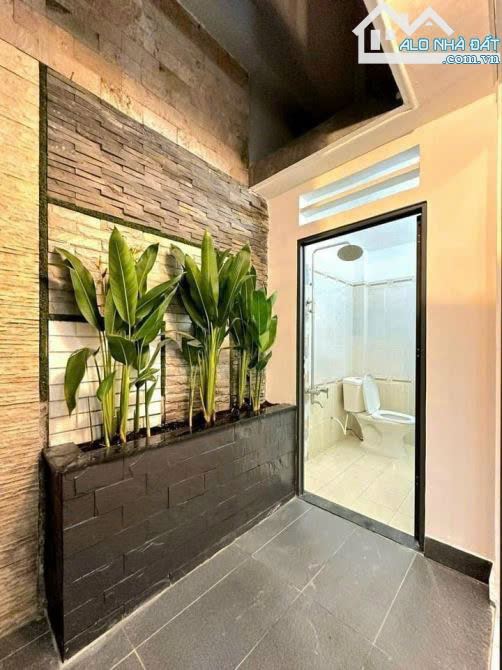 TIN HOT! Bán nhà giá rẻ Quận 10-Đ.Nguyễn Tiểu La.60m2 -Giá chỉ:2tỷ890.Gần ĐH Kinh tế - 2