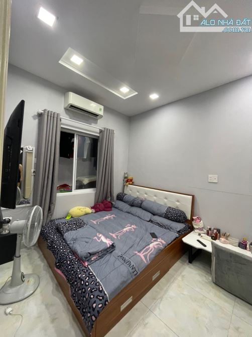 Bán nhanh giá mềm Nhà đường tô hiến thành Quận 10 DT: 6.3mx12m 2 Tầng Giá chỉ 6 Tỷ - 2