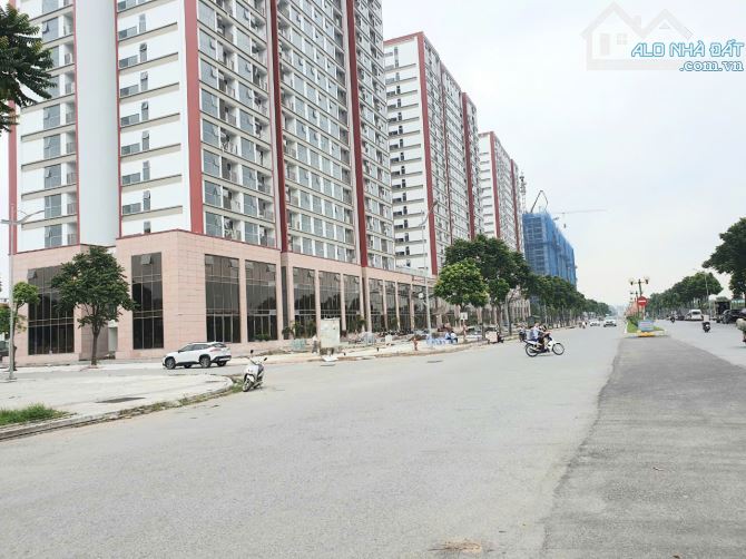 BÁN NHÀ HOA HẬU LONG BIÊM, HÀ NỘI, Ô TÔ VÀO. 3 BƯỚC RA PHỐ, KINH DOANH, GIÁ HỢP LÝ - 2