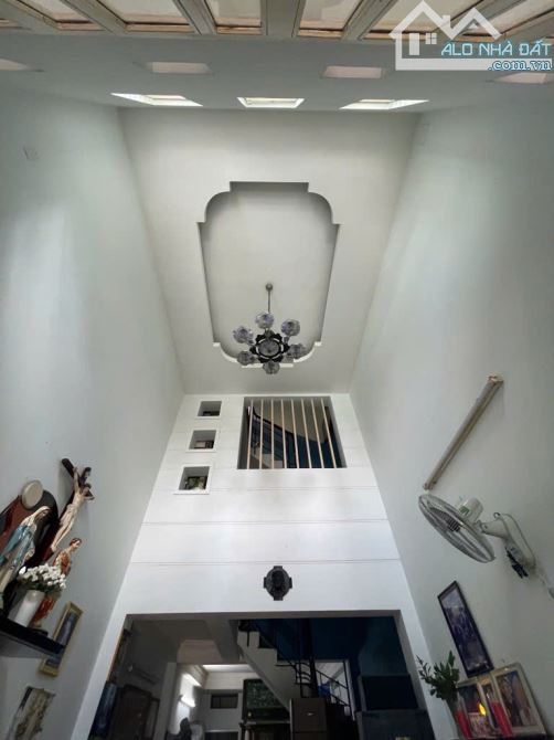 Bán Gấp Nhà Đường Lũy Bán Bích 44m2 - 3 Tầng - 3 Phòng Ngủ - Hẻm Thông - Chưa Tới 100tr/m2 - 3