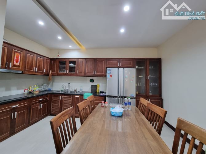 Bán gấp nhà NGUYỄN VĂN HUYÊN, CẦU GIẤY, 90m, 4 T, MT 5.6m, Gara, Kinh Doanh, Giá 25 tỷ. - 3