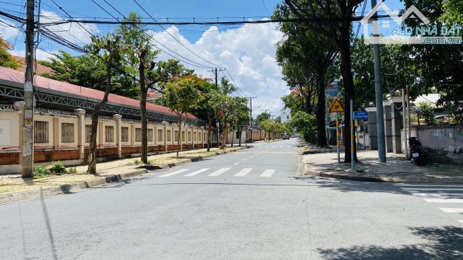 Bán nhà biệt thự làng Đại Học Thủ Đức đường Einstein P. Bình Thọ 1.613m2 150 tỷ ~ 93 tr/m2 - 4