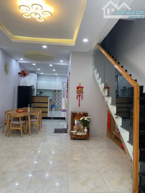 Bán nhanh giá mềm Nhà đường tô hiến thành Quận 10 DT: 6.3mx12m 2 Tầng Giá chỉ 6 Tỷ - 4